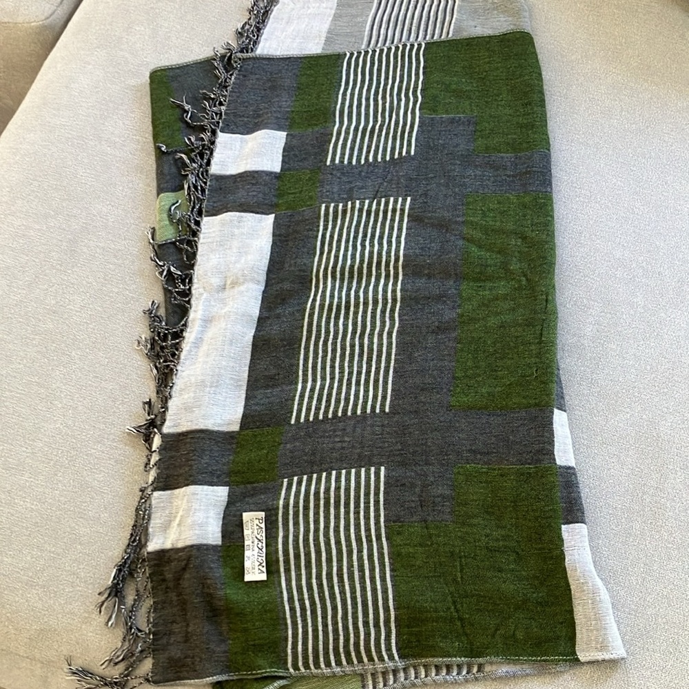 Pashmina Silk Fringe Wrap - Picture 3 of 4